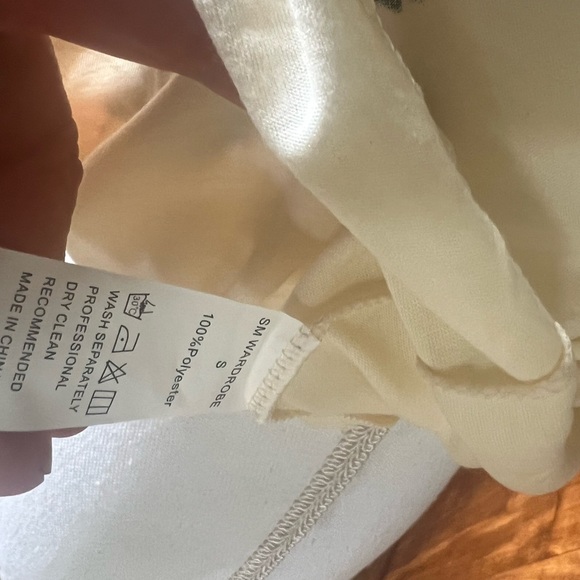 Lost and Found kitty cat blowing bubble tank top small NWT - Picture 9 of 9